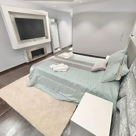 Avec Piscine 8 Personnes * بورتو فيكشْيو