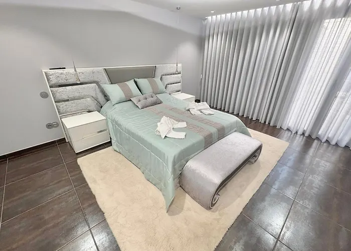 Villa Avec Piscine 8 Personnes