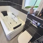 Avec Piscine 8 Personnes Villa *